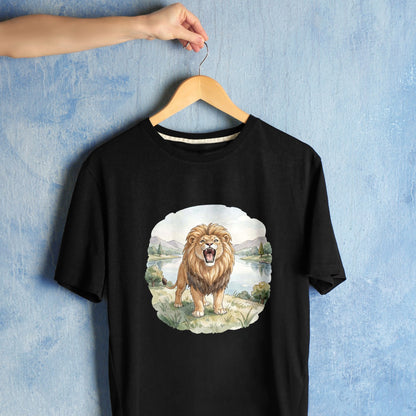 Bügelbild: Brüllender Löwe am Fluss inkl. Anleitung – auf schwarzem T-Shirt