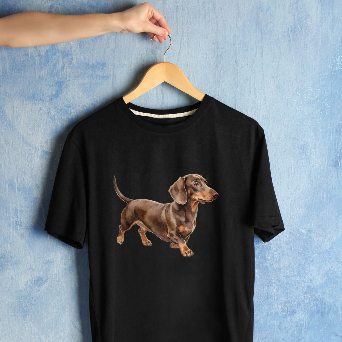Bügelbild: Dackel auf der Pirsch inkl. Anleitung – auf schwarzem T-Shirt