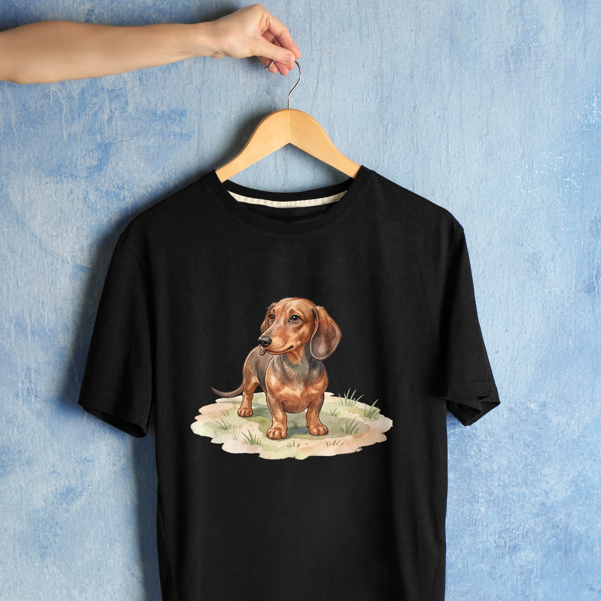 Bügelbild: Dackel auf der Wiese inkl. Anleitung – auf schwarzem T-Shirt