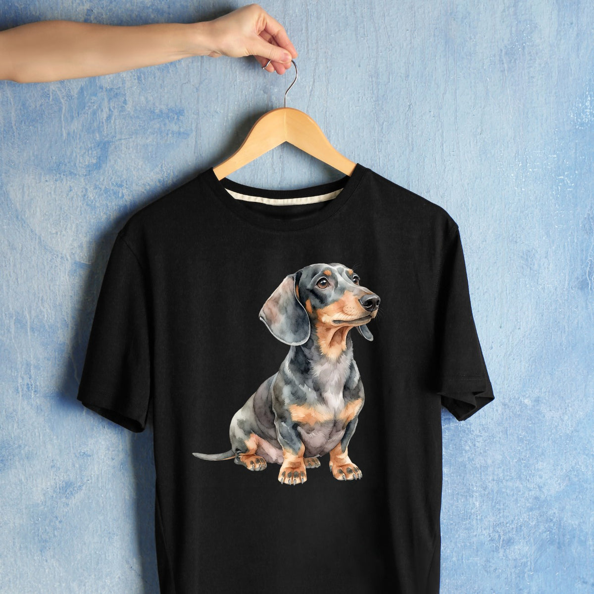 Bügelbild: Dackel mit Zunge im Gesicht inkl. Anleitung – auf schwarzem T-Shirt