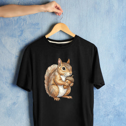 Bügelbild: Eichhörnchen mit Eichel inkl. Anleitung – auf schwarzem T-Shirt