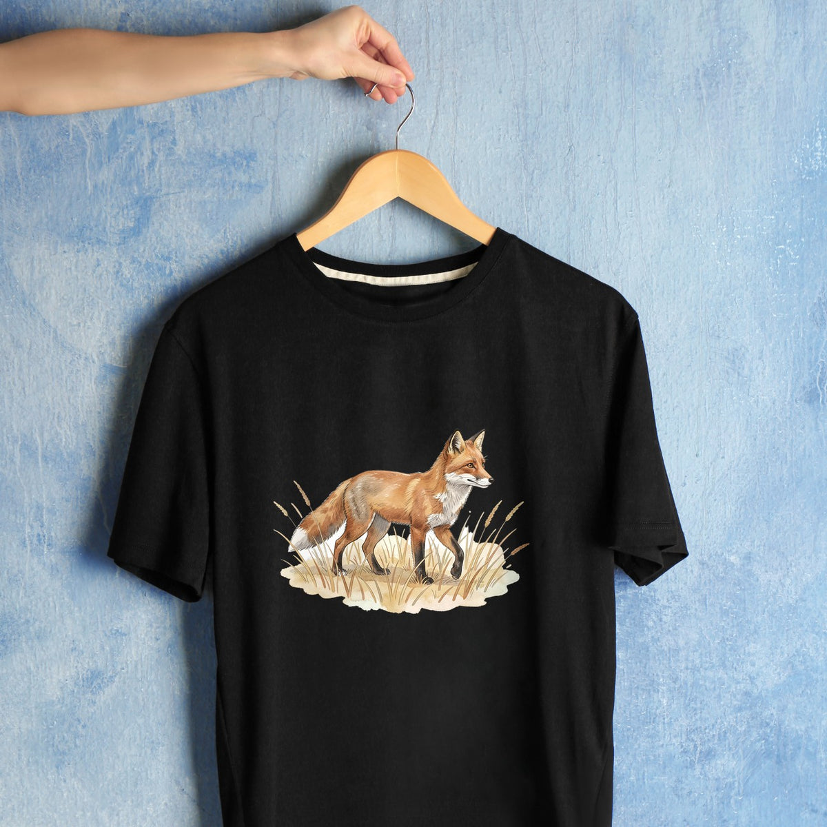 Bügelbild: Fuchs im trockenen Gras inkl. Anleitung – auf schwarzem T-Shirt