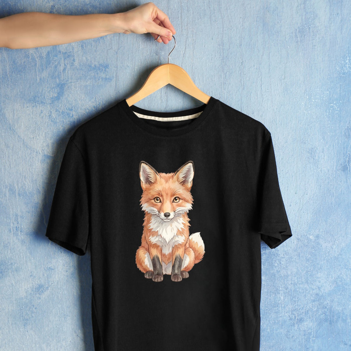 Bügelbild: Sitzender Fuchs mit weißer Brust inkl. Anleitung – auf schwarzem T-Shirt