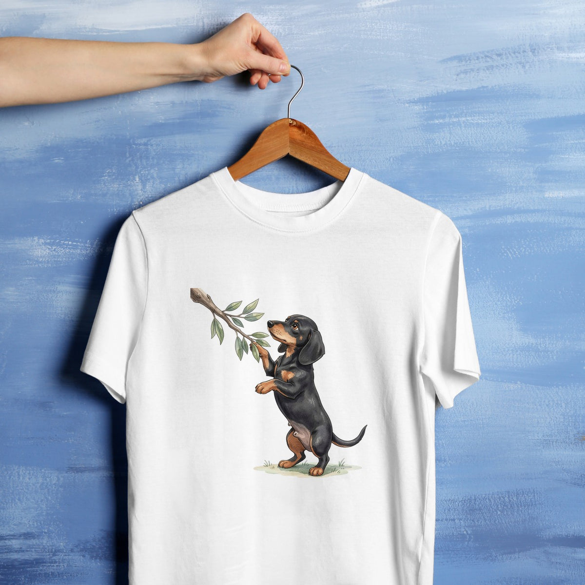 Bügelbild: Dackel beim Blätterlesen inkl. Anleitung – auf weißem T-Shirt