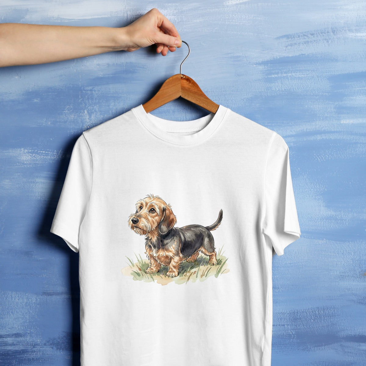 Bügelbild: Dackel beim Schnuppern inkl. Anleitung – auf weißem T-Shirt