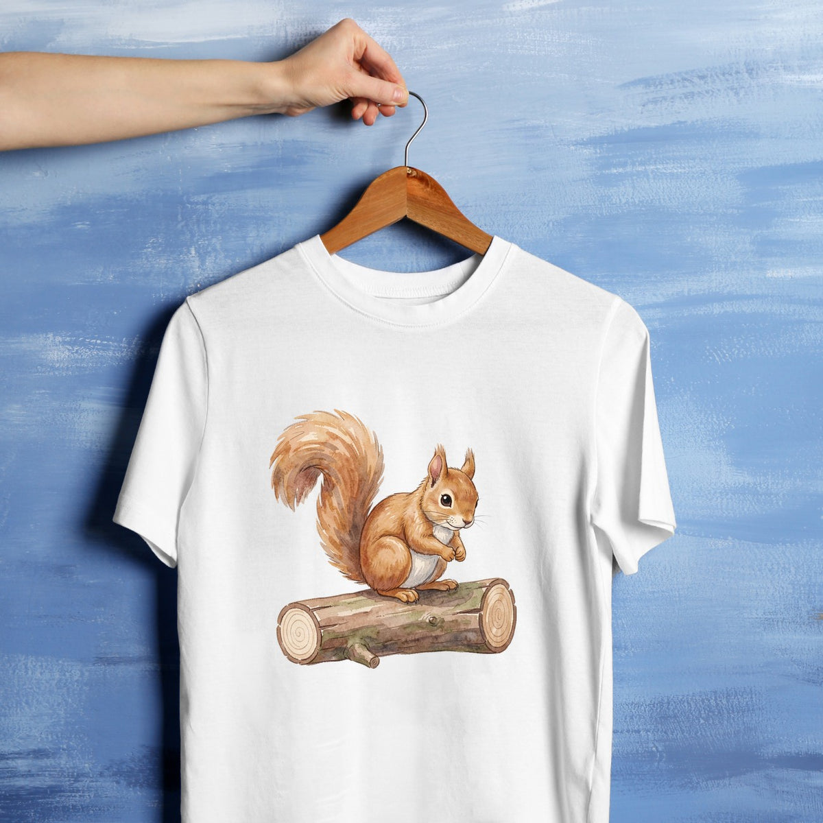 Bügelbild: Eichhörnchen auf dem Ast inkl. Anleitung – auf weißem T-Shirt