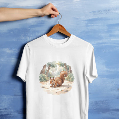 Bügelbild: Eichhörnchen auf Pfad inkl. Anleitung – auf weißem T-Shirt