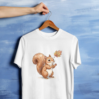 Bügelbild: Eichhörnchen fängt Herbstblatt inkl. Anleitung – auf weißem T-Shirt