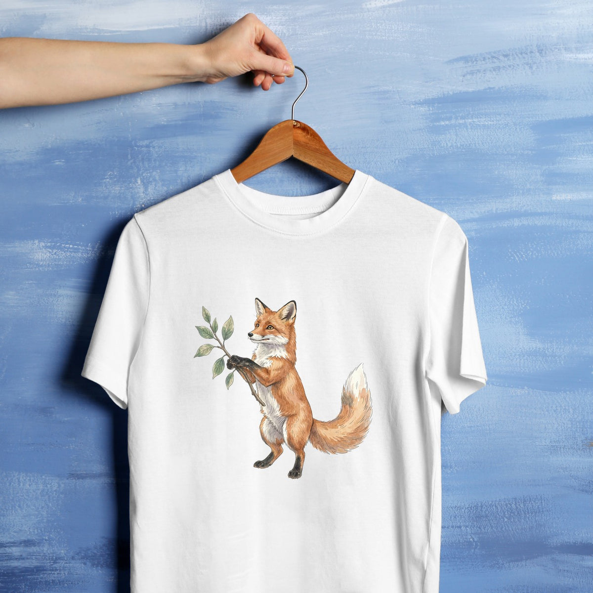 Bügelbild: Fuchs mit Zweig inkl. Anleitung – auf weißem T-Shirt