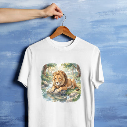 Bügelbild: Löwe am Bachlauf inkl. Anleitung – auf weißem T-Shirt