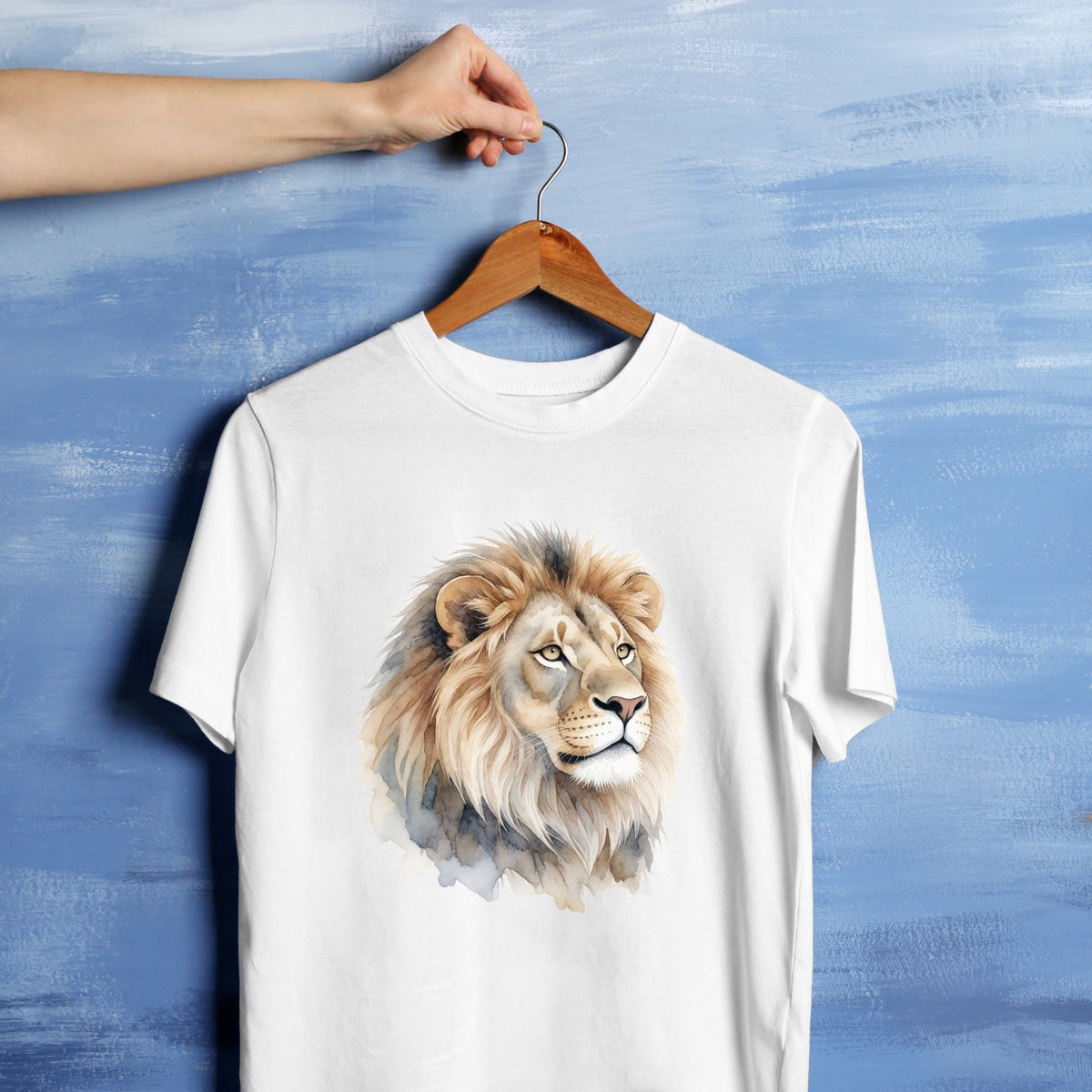 Bügelbild: Löwe mit Seitenblick inkl. Anleitung – auf weißem T-Shirt