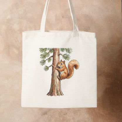 Bügelbild: Eichhörnchen am Kiefernstamm inkl. Anleitung – auf Stofftasche