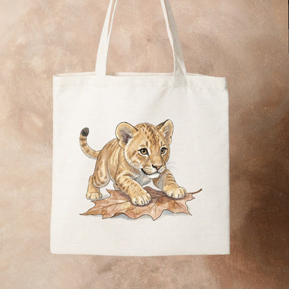 Bügelbild: Löwenbaby auf Herbstblatt inkl. Anleitung – auf Stofftasche